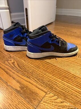 Nike Kids Blue and Black Mid-Top Sneakers